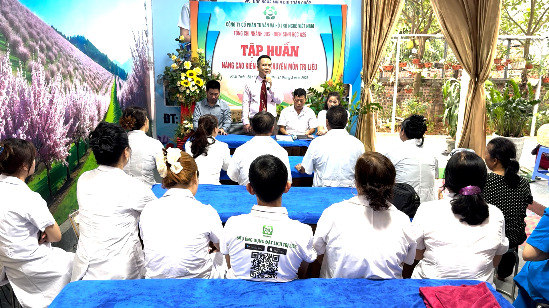 Thành viên DDS tổng chi nhánh A25 du lịch tập huấn tại Phật Tích, Tien Du, Bắc Ninh