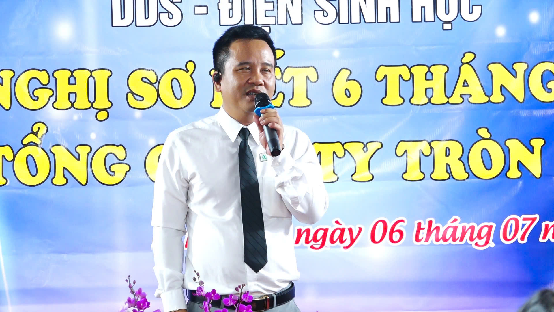 Vinh danh 18 trưởng chi nhánh mới và 7 trưởng chi nhánh được nhận hoa hồng, lợi nhuận cao nhất trong 6 tháng đầu năm 2025
